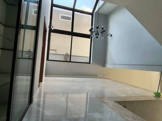 Casa para Venda em Santana de Parnaíba - 3